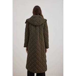 เสื้อโค้ทยาวมีฮู้ดบุนวมสำหรับฤดูหนาว สีกากี พร้อมใยโพลีเอสเตอร์ - Product Image 6