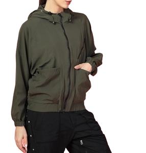 Chaqueta acolchada gruesa de invierno para mujer de la mejor calidad, nueva llegada, prendas de vestir con cremallera, transpirable, hecha en Pakistán, procesamiento terminado - Product Image 3