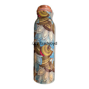 Botella de cobre de diseño para un estilo de vida de bienestar de lujo, tradiciones de salud antiguas, hidratación elegante, calidad premium Tradebyd - Product Image 6
