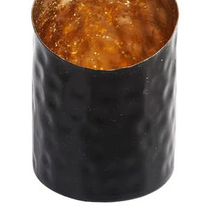 Porte-bougie en métal noir martelé avec intérieur en feuille d'or doré, décoration de table de Noël, résistant à la chaleur, fait à la main, cylindrique noir - Product Image 1