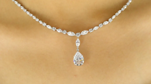 Hermoso Collar de Plata 925 con Colgante de Moissanita en Forma de Pera y Detalles de Marquesa, Elegante Estilo de Joyería Nupcial para Mujer - Product Image 4