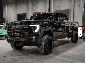 GMC Sierra 2500HD AT4 Crew Cab 4WD avec sièges en cuir 2024 d'occasion Boîte manuelle intérieur foncé - Product Image 2