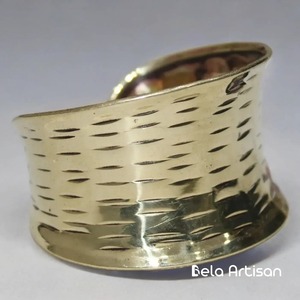 Brazalete de latón martillado hecho a mano, pendientes de araña de estilo Vintage, venta al por mayor para ocasiones de fiesta para minoristas - Product Image 3