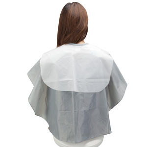 Cape de coiffure imperméable en tissu argenté basique - Product Image 1