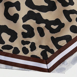 Shorts cargo personnalisés pour hommes, en maille élastique extensible 4 directions, style streetwear, couleur unie, sublimation, pour la musculation, séchage rapide - Product Image 6