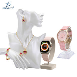 Set di Gioielli Coquette Fine Jewelry: Elegante Opzione Regalo con Orologio e Gioielli - Product Image 1