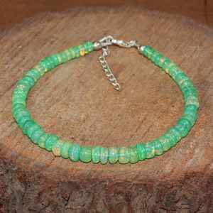 สร้อยข้อมือลูกปัดโอปอลสีเขียวเรียบสำหรับผู้หญิง ลูกปัดโอปอลธรรมชาติ สร้อยข้อมือโอปอลทำมือ ของขวัญสำหรับคุณแม่ - Product Image 6