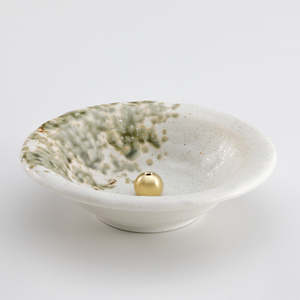 ชุดจานวางเครื่องหอมเซรามิกแบบดั้งเดิมและเตาเผาเครื่องหอมทองเหลือง - สีขาว - Product Image 4