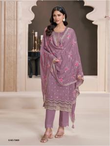 Traje de Salwar de seda Moonga pesada de colección Premium de color increíble de aspecto elegante con bordado de secuencia - Product Image 6