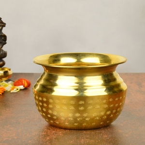 Kalash de Latón al por Mayor a Precio de Fábrica, Artículos de Pooja Hindúes, Uso Diario, Oficina, Ceremonias Religiosas, Arte Tradicional de Metal - Product Image 1