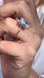 แหวนหมั้นเพชรที่เปล่งประกายสำหรับผู้หญิงแหวนหมั้น18Kt โกลด์ IGI การตั้งค่ารัศมีและปูทางที่หรูหราได้รับการรับรองจากห้องปฏิบัติการ - Product Image 3