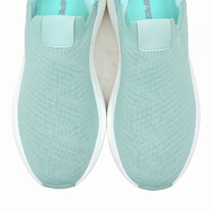 Chaussures de sport de qualité supérieure pour femmes au design texturé et perforé, offrant une apparence moderne et sophistiquée. - Product Image 3