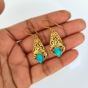 Elegantes Pendientes Colgantes de Turquesa con Baño de Oro de 14K Estilo Bohemia, Joyería de Latón de Moda para Mujer, Engaste de Bisel, Forma de Pera - Product Image 2