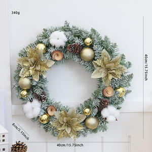 <span class=keywords><strong>Guirlande</strong></span> <span class=keywords><strong>de</strong></span> Noël avec boules <span class=keywords><strong>de</strong></span> Noël, pommes <span class=keywords><strong>de</strong></span> pin, décorations <span class=keywords><strong>de</strong></span> rennes, design rond en plastique simulé pour la décoration <span class=keywords><strong>de</strong></span> porte - Product Image 2