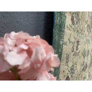 พรมขนแกะตุรกี ลายปะติดแบบดั้งเดิม เป็นมิตรกับสิ่งแวดล้อม สีเขียว ขนาด 3.6x6.9 ฟุต ด้านหลังทำจากยางลาเท็กซ์ - Product Image 4