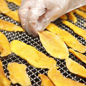 Mangue séchée douce vietnamienne faible en sucre pour collation naturelle ou garniture de dessert, approvisionnement pour les marchés internationaux de détaillants alimentaires - Product Image 1