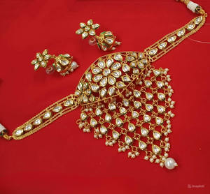 Indian Drop & Kundan elegante tradicional y de moda tono dorado pesado Kundan perla gargantilla collar Jumkha pendiente conjunto para niñas - Product Image 1