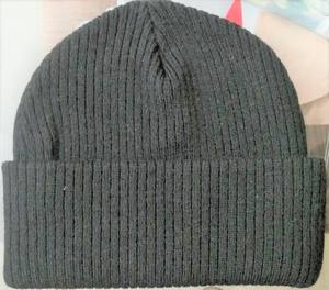 Bonnets tricotés unisexes à revers personnalisés pour l'hiver Bonnets de couleur unie brodés avec impression numérique Casquettes chaudes Motif de camouflage - Product Image 4