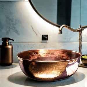 Lavabo de cobre hecho a mano para encimera de cocina Diseño elegante de fregadero de cuenco Disponible a precios competitivos Lavabos - Product Image 3