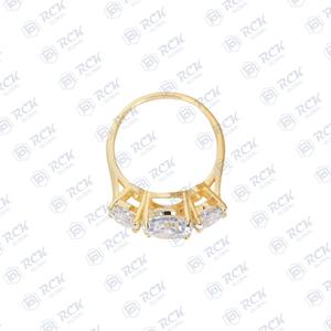 Anillo de moissanita de tres piedras de corte ovalado CTW 2,25 para mujer, regalo de cumpleaños de aniversario perfecto para seres queridos - Product Image 5