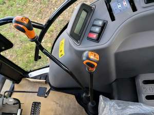 NOUVEAU TRACTEUR LOV-OL M504C 90HP 4x4 avec moteur, capacité de 2000 kg, climatisation, radio FM, surveillance à distance, prêt pour chargeur, haute performance - Product Image 3