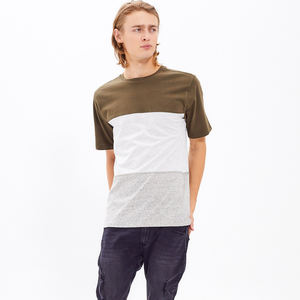 เสื้อยืดทรงหลวมลำลองสีบล็อกแขนสั้นสำหรับผู้ชายเสื้อยืดสีตัดกัน - Product Image 3