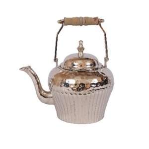 Tetera de latón elegante con acabado martillado y en relieve, tetera para servir en la cocina, soporte con mango de madera, Material metálico duradero - Product Image 3