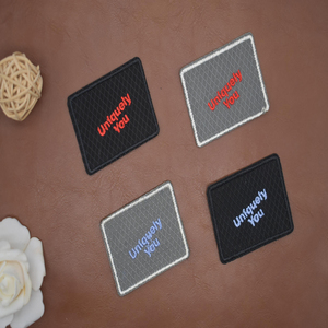 Etichette Tessute Personalizzate in Poliestere con Logo Aziendale per Abbigliamento, Cappelli, Borse e Scarpe - Product Image 6