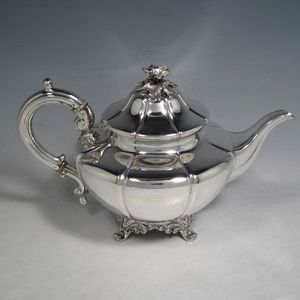 กาต้มน้ำชาสแตนเลสสตีลสีทองแบบผนังเดียว ดีไซน์แบบอาหรับ สำหรับกาแฟดัลลาห์ - Product Image 6