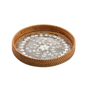 Plateau de service en bois de conception classique Vente chaude Hôtel Restaurant Utilisation polyvalente Plateau de service en bois massif de meilleure qualité - Product Image 5