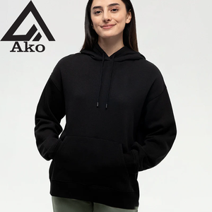 เสื้อฮู้ดดี้สีดำคุณภาพสูง เนื้อผ้านุ่ม ดีไซน์ทันสมัย สไตล์เหนือกาลเวลา ให้ความสบาย เหมาะสำหรับทุกโอกาส โดย Ako - Product Image 1