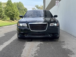 Precio bajo, Chrysler 300 SRT8 Core Luxury 2014, auto usado en venta - Product Image 1