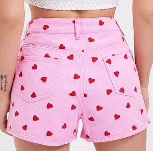 Prix usine nouveau Style 2024 short rose coeur imprimé Sexy évider bouton braguette taille haute grande taille Denim Shorts pour les femmes - Product Image 6