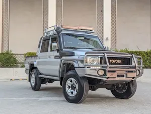 Toyota Land Cruiser Pick Up Doble Cabina 4.5L 2019 Usada, Equipamiento Completo - Product Image 3