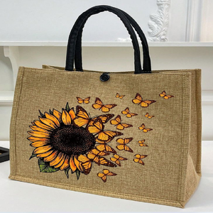 Colorido Bolso Tote de yute con un patrón floral y de abalorios bordado único, disponible a precios de mayorista. - Product Image 4