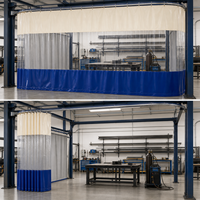 Rideau de soudure en PVC avec fenêtre de visualisation transparente, jupe inférieure bleue et système de rail coulissant pour cloisonnement d'atelier industriel