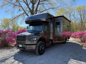 Grand Avantage 2022 2023 Dynamaxx Corp Super C Europa Motorhome d'occasion à vendre dans le monde entier - Product Image 2