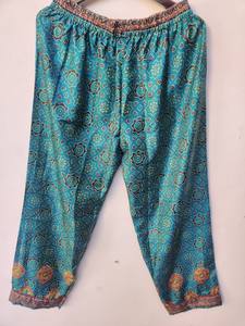 Conjunto de pijama Sari de poliéster ligero hecho a mano para mujer con cierre de cintura elástica para ropa de noche de otoño - Product Image 4