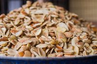 Premium biologische geroosterde gedroogde Ogbono noten, exportproduct, emmerverpakking voor groothandel