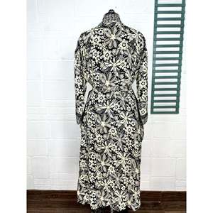 Kimono de Seda de Lujo Estilo Boho para Mujer, con Estampado Paisley y Floral Azul, Ideal para la Playa, Regalo de Jubileo - Product Image 6
