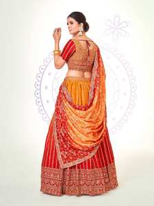 LANCEMENT DU NOUVEAU TISSU DE CRÉATEUR EN MOUSSETTE LOURDE SOIE LEHENGA CHOLI AVEC DUPATTA ET TRAVAIL BRODÉ - Product Image 2
