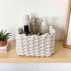 Ensemble de 2 paniers de rangement pour les produits de soin de la peau, le maquillage et l'organisation de la coiffeuse, organisateur élégant pour la vanité à domicile en provenance d'Inde - Product Image 2