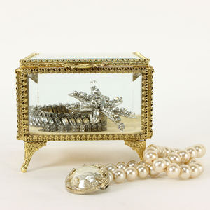 Latest Design Vintage Glass Lidded <b>Box</b> Laced Edge Keepsake Decorative Jewelry <b>Display</b> Personalized <b>Clear</b> Square <b>Box</b> Golden Color - Product Image 5