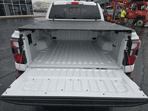 Ford Ranger Raptor SuperCrew 2024 USADO, 4x4, Volante a la Izquierda, Interior Oscuro, Asientos de Cuero, Neumáticos R19, Automático - Product Image 6