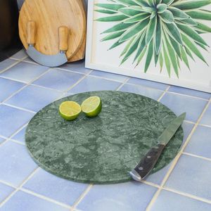Elegante tabla de cortar de mármol, perfecta para cocineros caseros que buscan una superficie de primera calidad para las necesidades diarias de preparación de comidas. - Product Image 6
