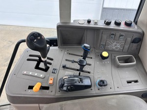 รถไถเดินตามจอห์นนี่ เดียร์รี 6330 ขับเคลื่อน 4 ล้อ 110 แรงม้า สำหรับงานเกษตร พร้อมปั๊มเครื่องยนต์และลูกปืน - Product Image 5