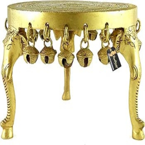 Diseño de pilar de elefante amarillo antiguo Pooja Chowki de latón de 6 pulgadas con campanas hechas a mano 1,5Kg para bodas Paquete de 1 - Product Image 2