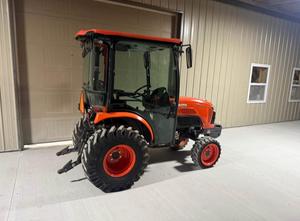 จัดส่งฟรีรถแทรกเตอร์ล้ออเนกประสงค์ B2650 Kubota 26Hp ดีเซล3สปีดการส่งแบบไฮโดรสแตติกความร้อน A/c วิทยุจอยสติ๊ก - Product Image 5