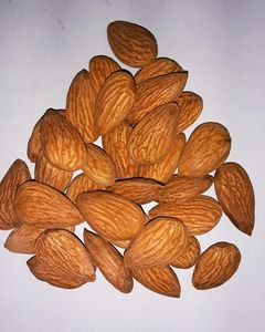 Amandes séchées biologiques en gros à bas prix - Product Image 1