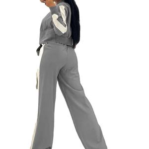 Ensemble 2 pièces sport mode hiver pour femme : crop top à capuche manches longues et pantalon long assorti, streetwear avec logo frontal - Product Image 4